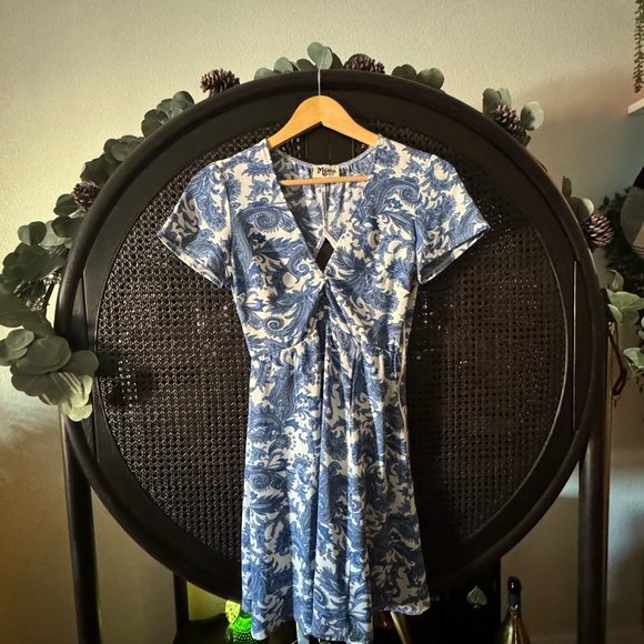 Show Me Your Mumu Antiqua Stretch Ibiza Blue White Floral Dress EUC - Picture 2 of 16